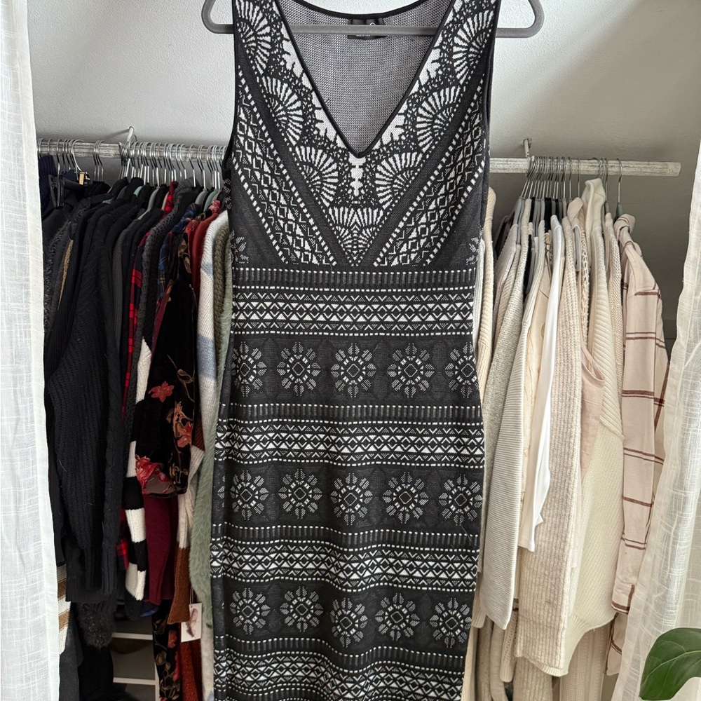 NVQ Black and White Lace Patterned Midi Sweater Dress
